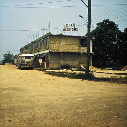 'Robert smithson. hotel palenque, 1969-1972', museo nacional centro de arte Reina Sofía, Madrid