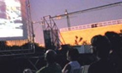 Cine en la terraza. 'El enemigo en casa', la casa encendida, Madrid