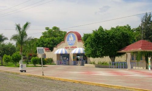 Agua caliente parque acuático, villa corona (jalisco)