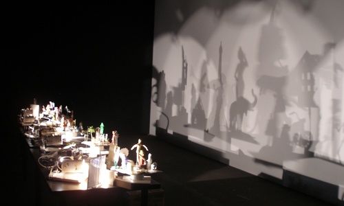 Café-tertulia de la exposición 'Objetos desclasificados', Caixaforum Barcelona