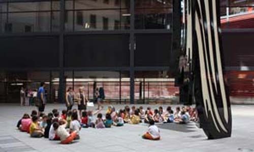 'Visitas guiadas a la colección del museo para grupos de la tercera edad y alumnos de centros educativos', museo nacional centro