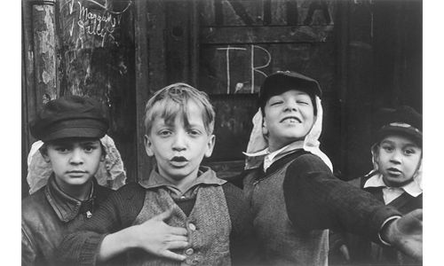 'Helen levitt. lírica urbana. fotografías 1936-1993'. sala amós salvador. Logroño