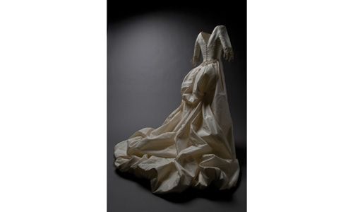 'Basaldúa, el traje de novia'. Museo del traje, Madrid