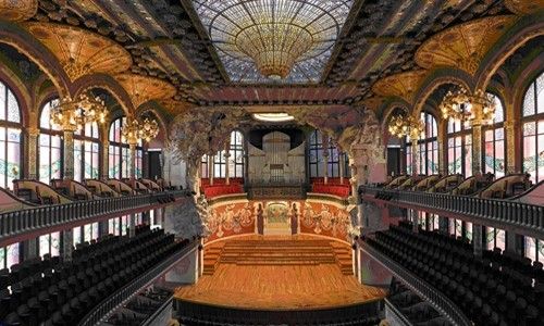 'Cruza la calle, descubre el palau'. palau de la música catalana, Barcelona