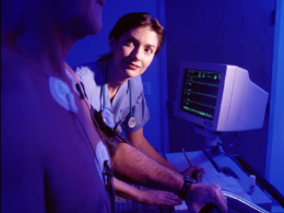 ¿Tiene riesgos el electrocardiograma de esfuerzo o prueba de esfuerzo?