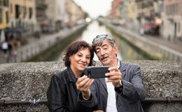 ¿Mayor de 65? Da el salto al Smartphone