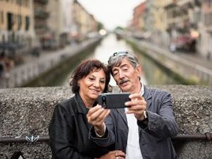 ¿Mayor de 65? Da el salto al Smartphone