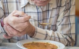 La enfermedad de Parkinson: síntomas, causas, diagnóstico y tratamiento