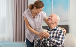 Vivir con una persona con alzhéimer: la aceptación