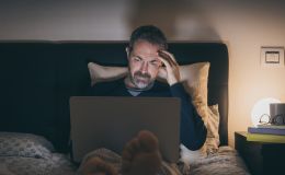 6 trucos sencillos para proteger la vista de la luz azul