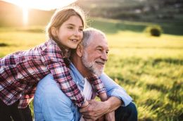 Cuando la pensión de los abuelos es para toda la familia