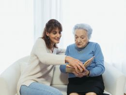 ¿Cuáles son las características y los tipos de cuidadores a domicilio?