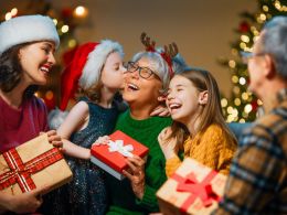 Los mejores regalos de Navidad 2022-2023 para personas mayores