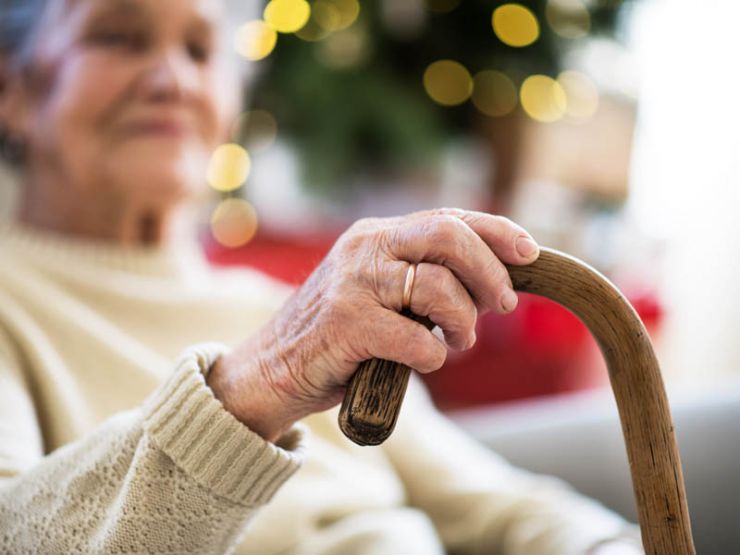 Claves para afrontar la soledad en Navidad de las personas mayores