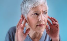 6 falsas creencias sobre la audición en personas mayores