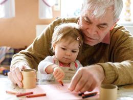 Los pros y contras de ser padre después de los 60 años