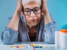 ¿Y si me la he tomado dos veces? El peligro silencioso de duplicar la medicación a partir de los 65