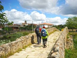 Cómo las rutas comerciales dejaron su huella en nuestros apellidos