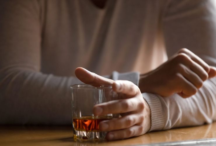 Cuáles son las consecuencias del consumo continuado de alcohol a lo largo de la vida