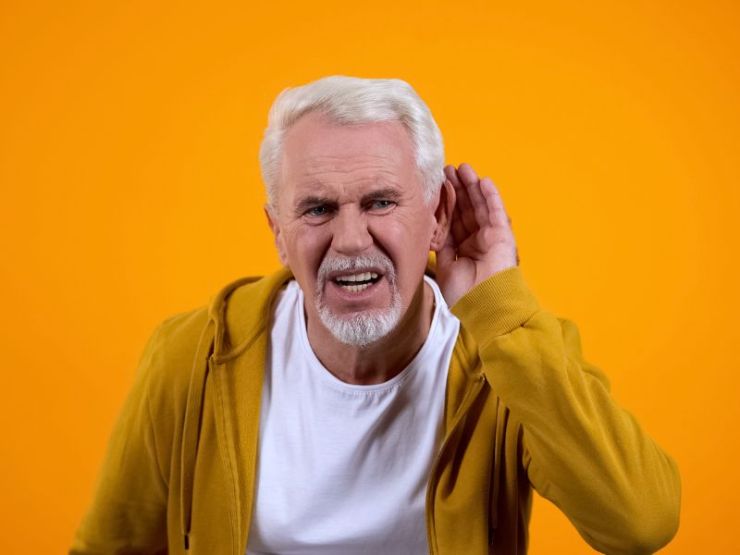 ¿No escuchas bien? Tu memoria podría estar en peligro desde los 65