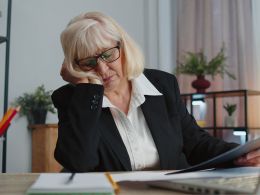 Sentirse viejo puede adelantar la jubilación: un factor psicológico que influye más de lo que pensamos