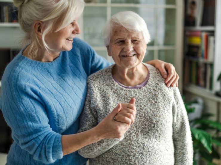 Cuidadores profesionales vs familia. Cómo repartir responsabilidades