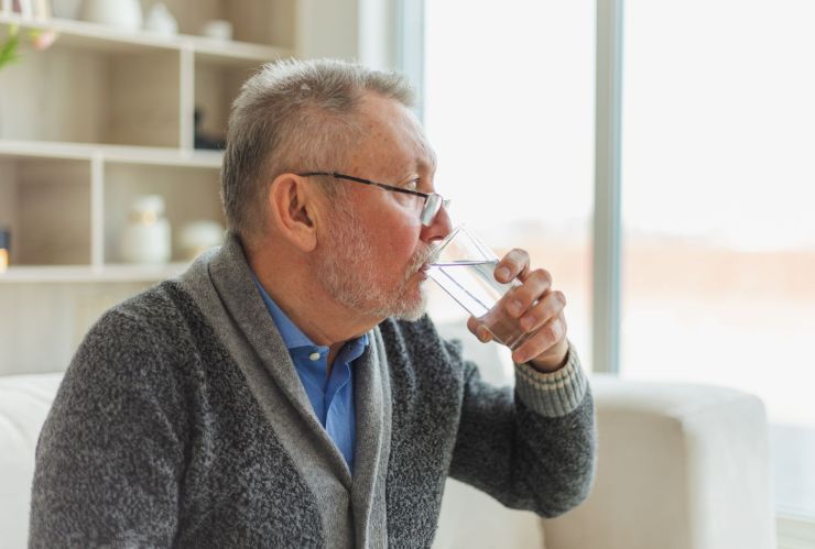 Lo que le ocurre a tu cerebro cuando bebes poca agua