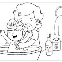 Colorear abuela bañando a su nieta