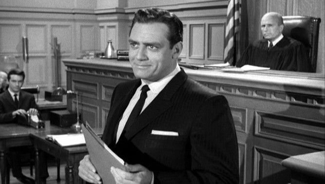 Raymond Burr como Perry Mason