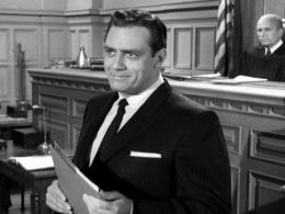 Raymond Burr como Perry Mason
