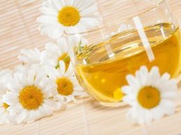Masaje con aceite de manzanilla, el mejor remedio para el dolor lumbar