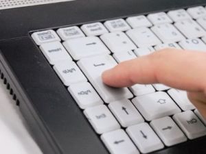 Cómo limpiar el teclado del ordenador