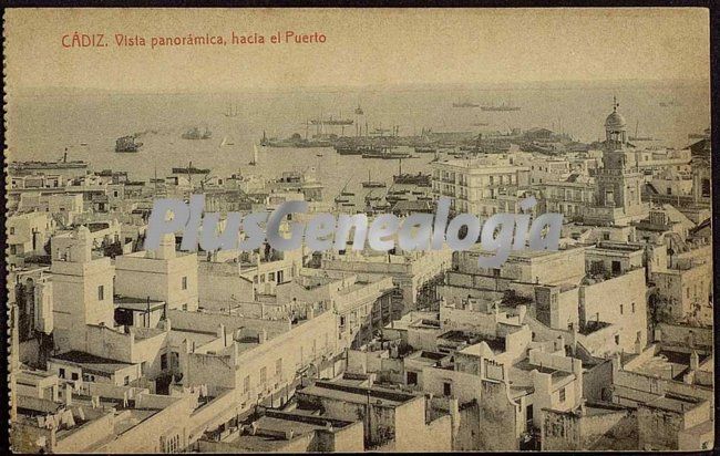 Vista panorámica de cádiz desde el puerto