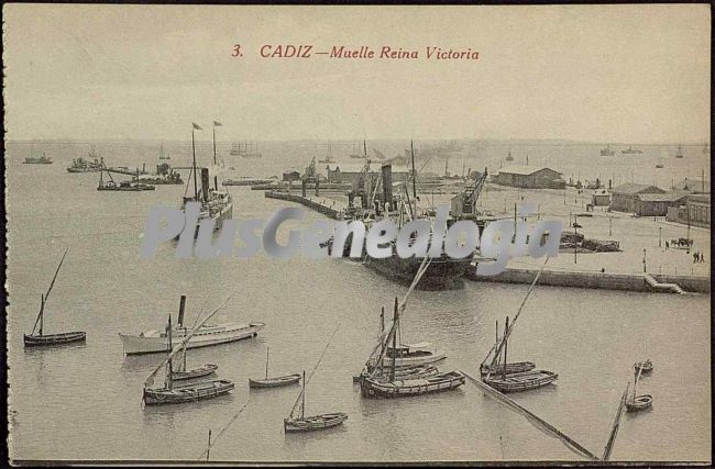 Vista desde arriba del muelle reina victoria de cádiz