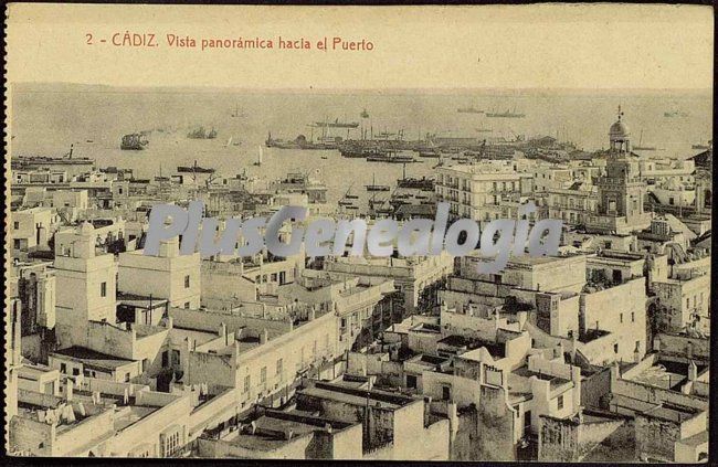 Vista panorámica de cádiz hacia el puerto