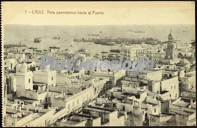 Vista panorámica hacia el puerto de cádiz