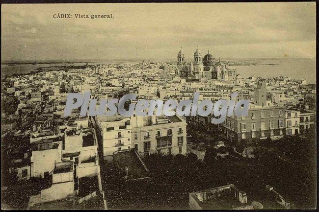 Vista general de cádiz hacia el mar