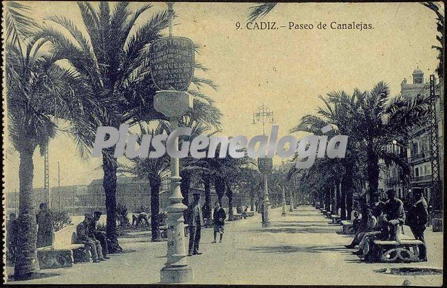 Paseo de canalejas de cádiz (blanco y negro)