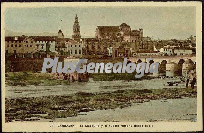 La mezquita de córdoba y el puente romano desde el río