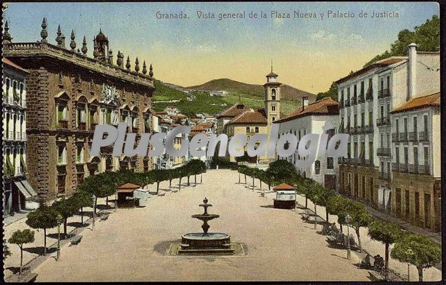 Vista general de la plaza nueva y el palacio de justicia de granada