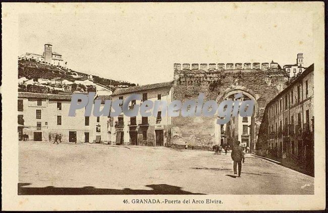 Puerta del arco elvira en granada