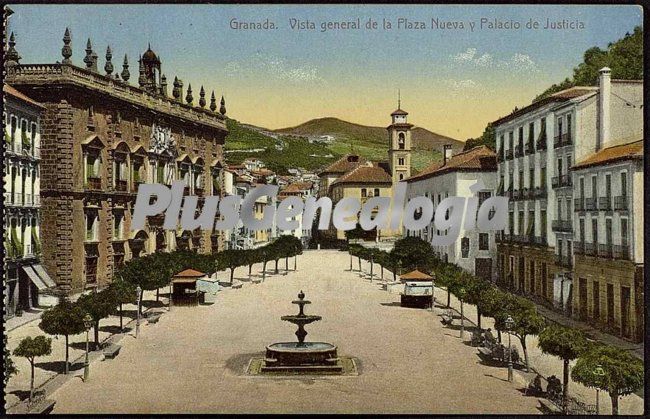 Vista general de la plaza nueva y palacio de justicia de granada