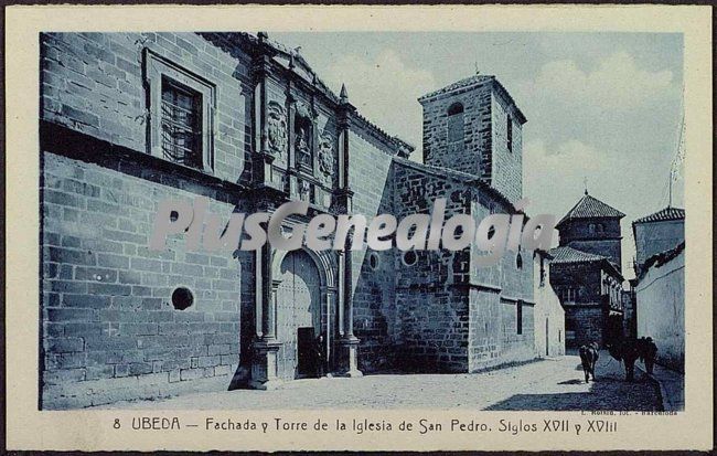 Fachada y torre de la iglesia de san pedro (siglos xvii y xviii) en úbeda (jaén)