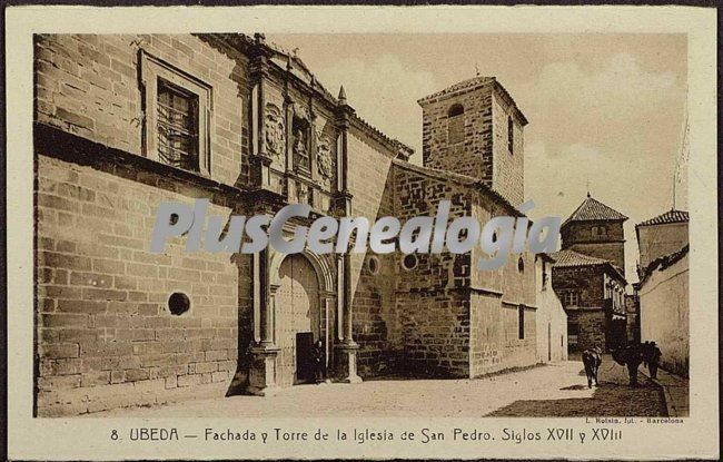 Fachada y torre de la iglesia de san pedro en úbeda (jaén)