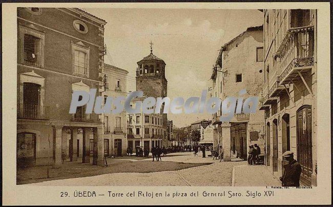 Torre del reloj en la plaza el general saro