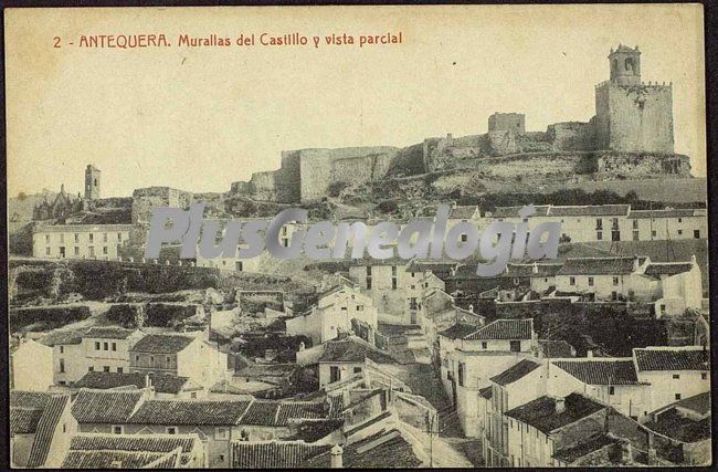 Murallas del castillo y vista parcial de antequera