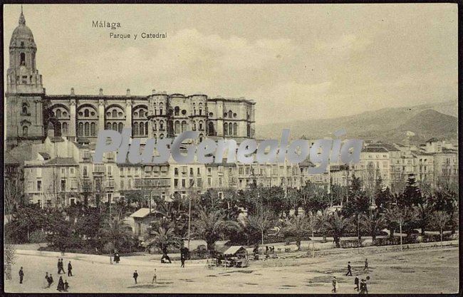 Parque y catedral de málaga