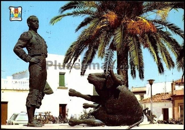 Monumento a joselito el gallo en gelves (sevilla)