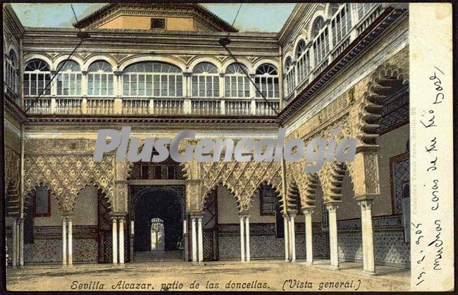 Alcazar de sevilla. vista general del patio de las doncellas