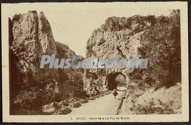 Entrada a la foz de biniés de ansó (huesca)